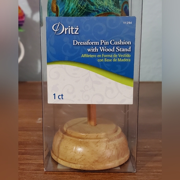 Dritz, dressform pin cushion NIB - Picture 2 of 14